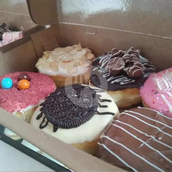 Donat Premium Box 6 Pcs | Manjarasa Donuts & Drinks, Mertasinga Cilacap Utara