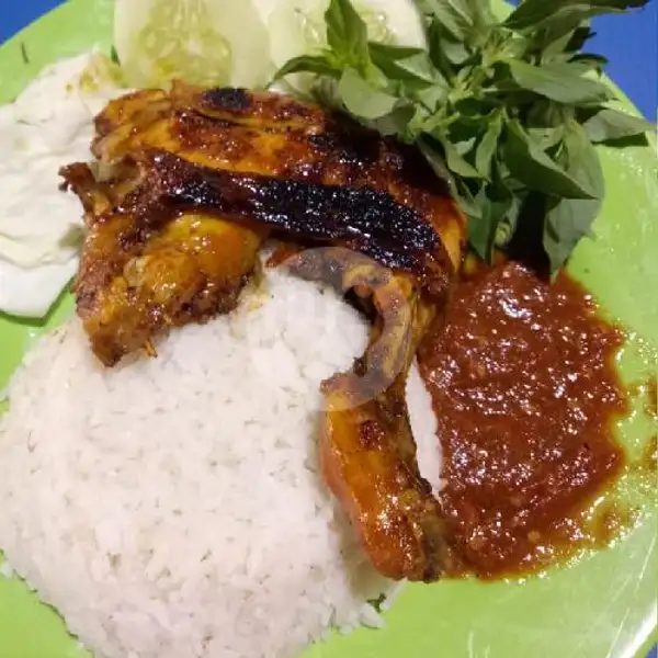 Ayam Bakar + Nasi | Ayam Bakar Pak Yin, Kebomas