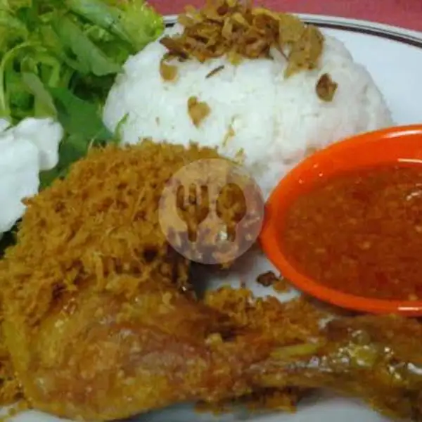 Nasi Ayam Kremes Jumbo + Sambal Lamongan | Ayam Kremes, Bangetayu