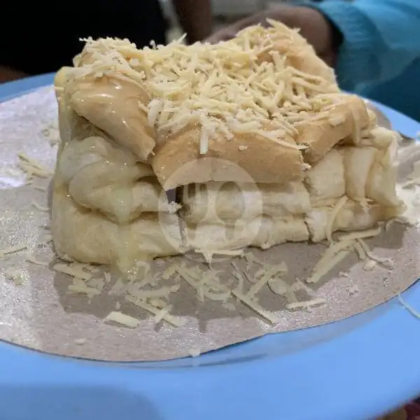 Roti Bakar Kadet Keju Susu | Kedai Koffi Helsinki Kopi dan Mie Aceh, Cilacap Tengah