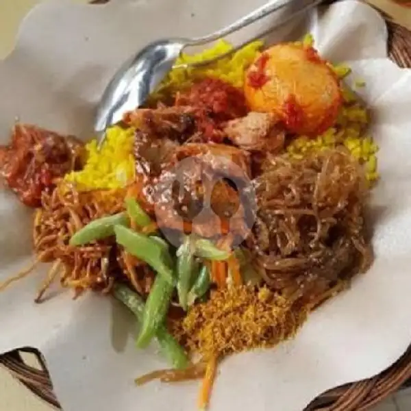 Special nasi kuning daging bali+ayam goreng+telor bali 1( mie kuning/suun)pke kotak | Spesial Nasi Kuning Mix Max