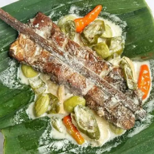 Nasi + Mangut Ikan Patin  Pedas | Resto A2, Manyar Sabrangan 9