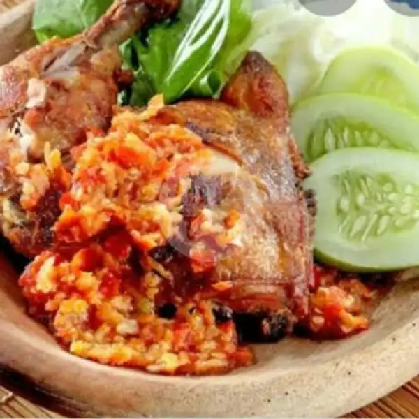 Ayam Penyet Goreng Si Jempol | Stasiun Food, Cilengkrang