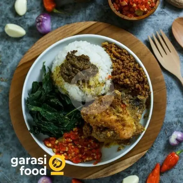 Nasi Padang Ayam Goreng | GarasiFood 096 Nasi Padang
