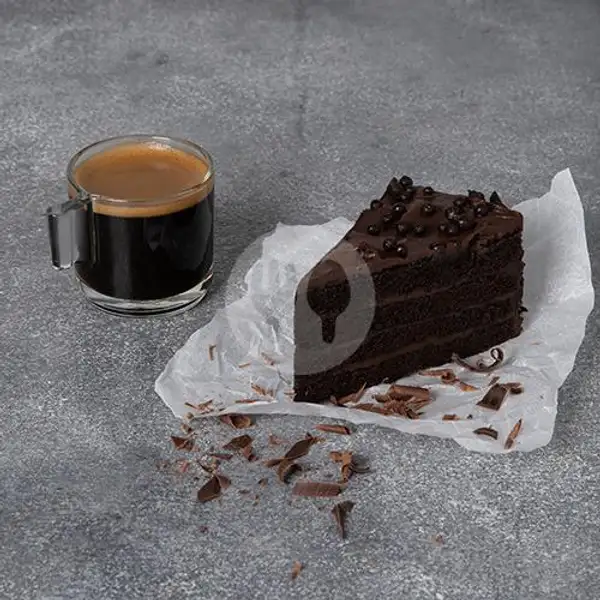 Classic Dark Chocolate Cake + Americano | Starbucks, Level 21 Bali