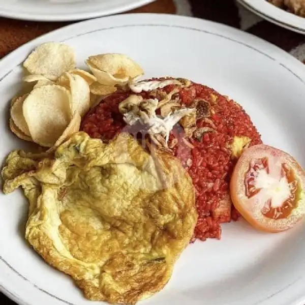 Nasi Goreng Merah + Es Teh | Ayam Geprek Mahkota, Kompleks Pasar Segar
