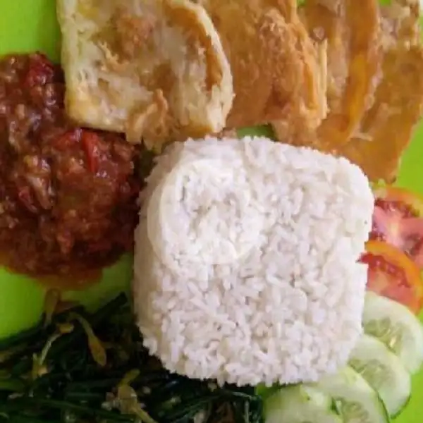 Nasi Campur Telur Dadar Crispy | Warung Moyo Kuah Balung, Persada