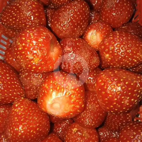 3 Cup Jus Strawberry | Jus Buah Segar Dan Salad Buah Warung D'Kajul, Cibuntu Selatan