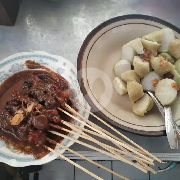 Sate Ayam Lontong + Aqua | Warung Sudi Mampir (H.Doel Khan), Diponegoro