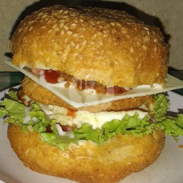 Burger Goreng Telor Keju + Ayam | Burger Goreng Snoopey & Pastry, Kramat Kwitang Kecil
