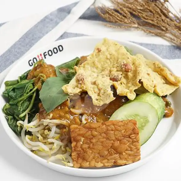 Nasi Pecel Telor Bulat + Tahu Bali | Ayam Penyet Tambak Bayan, Mulyosari