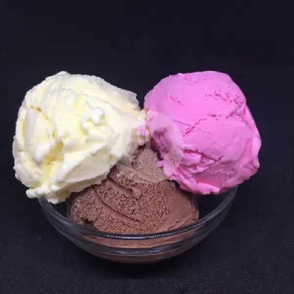 Hard Ice Cream Vanilla/Chocolate/Strawberry | Rainbow Bubble & Coffee, Bhayangkara