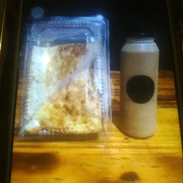 Paket Es Kopi Susu Dan Roti Bakar | Addict Coffee kedai, Sari Asih