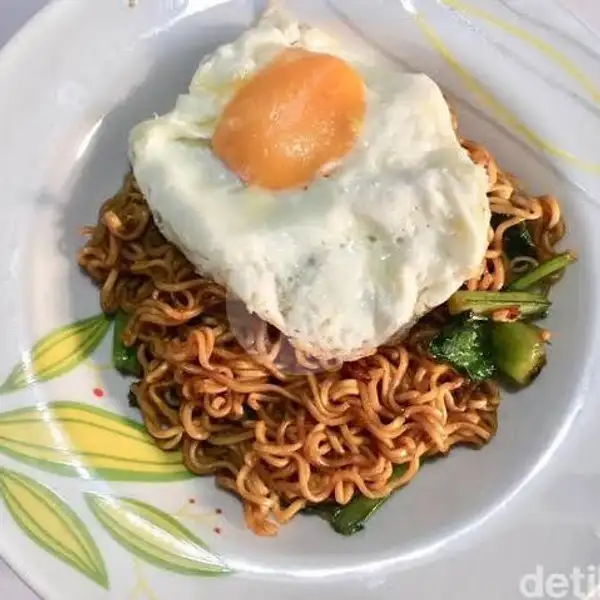 Indomie Goreng + Telor + Sayuran | Warkop Pindo, Tebet