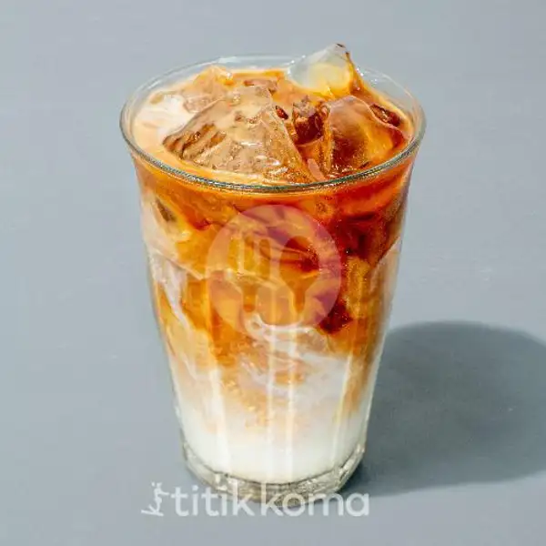 Iced Latte | Kopi Titik Koma, Everplate Pintu Air