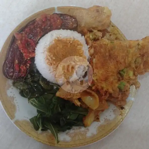 Nasi Telor Dadar + Terong + Perkedel + Es Teh Manis | RM Padang Marawa, Pinang