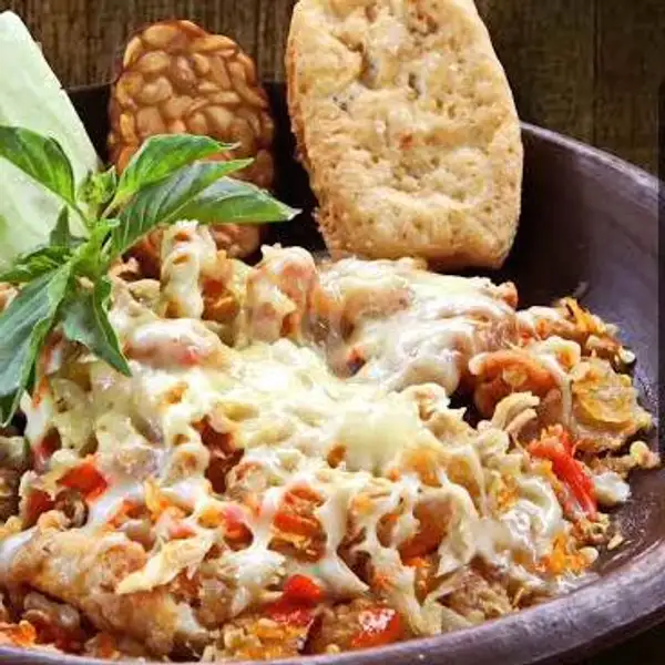 Ayam Penyet Keju Mozzarella Plus Nasi Lalapan Tahu Tempe | Martabak Yusa, Martabak dan Ayam Geprek By Malabar Bintang Mawar