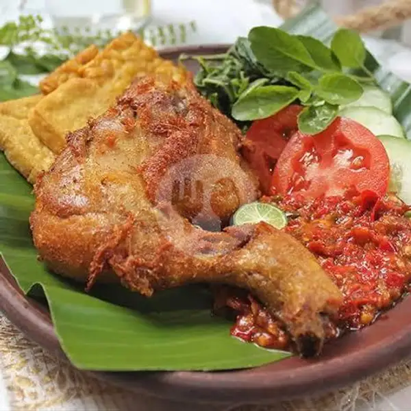 Ayam Goreng | Lalapan dan Seafood Lestari, Padangsambian Klod