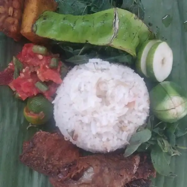 Nasi Liwet Ikan Peda Plecing Tempe Tahu + Rebusan Pete Setengah Papan | Warung Bu Eka, Batam