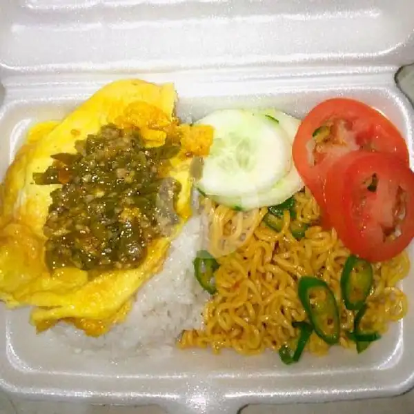 Indomie+telur Dadar Penyet Sambal Ijo | Lalapan DOUBLE D 
