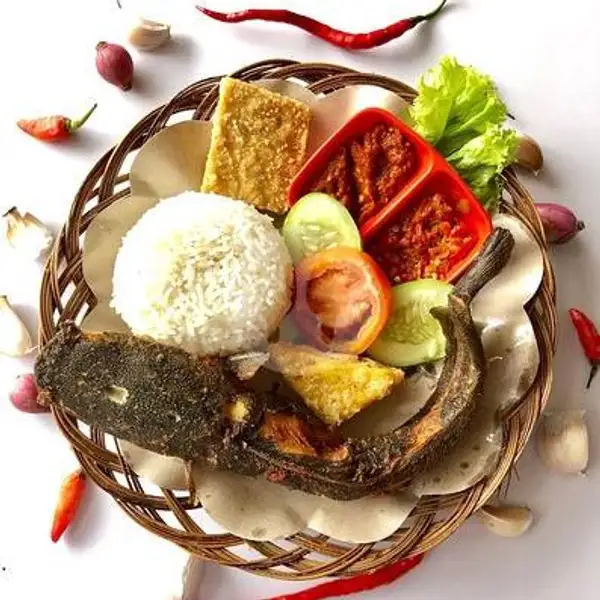 Nasi Lalapan Lele Crispy Goreng | Warung Barokah Tradisional Food, Bendungan Sutami