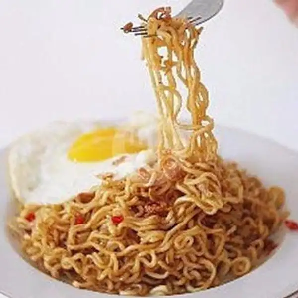 Indomie Goreng + Telur + Nasi | Warung Makan Bu Tin, Sukolilo