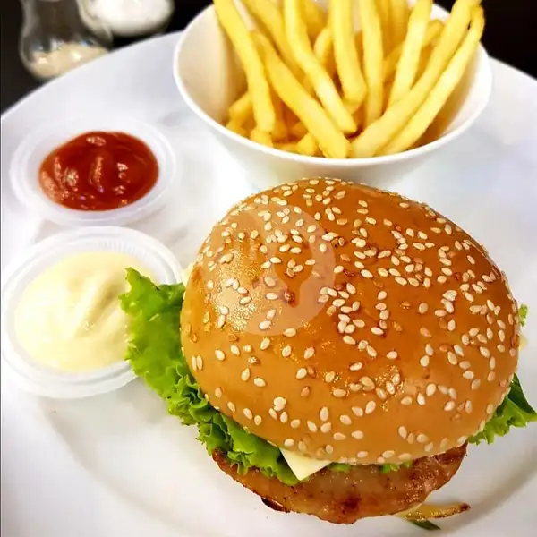 Beef Burger With Fries | Fish And Cheap, Thamrin City