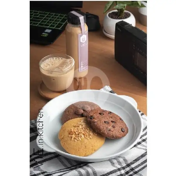 Paket Hemat Coffee with Milk 250ml + 1 pcs Softcookies | Vie.in.kitchen Cookies & Snack , TKI