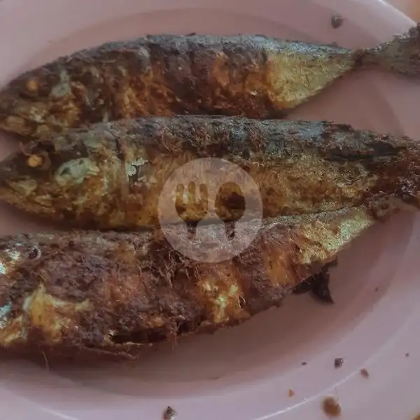 Nasi Ikan Kembung Banjar Goreng KOMPLIT | Nasi Padang RM Sinar Family