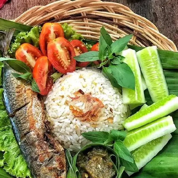 Paket Ikan Kembung Goreng | Warung Shakaro, Kramat Jati