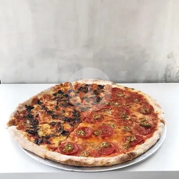 Half n Half Whole Pizza | Pizza Place, Dago