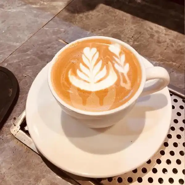 Latte | Petik Merah Cafe & Roastery, Depok