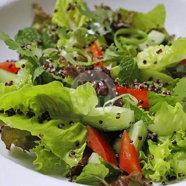 Garden Salad Spicy Tomato Dressing | Kakiang Bakery, Denpasar
