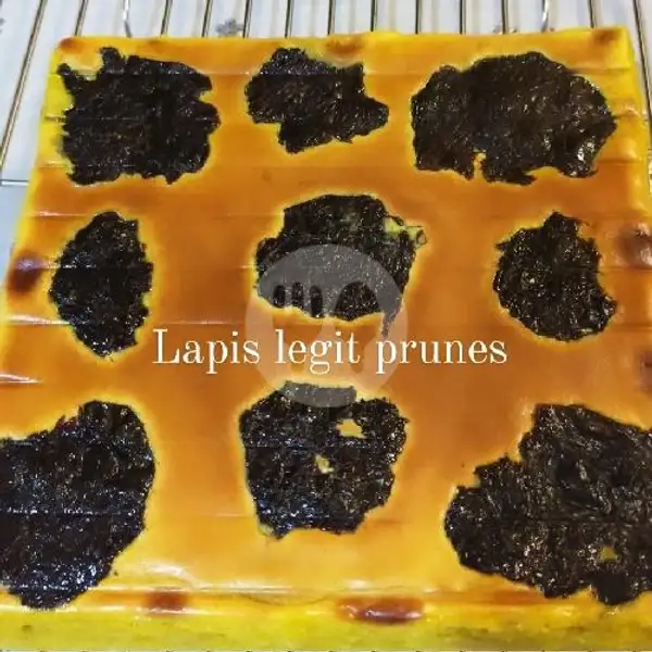 Lapis Legit Prunes | Sari Pizza
