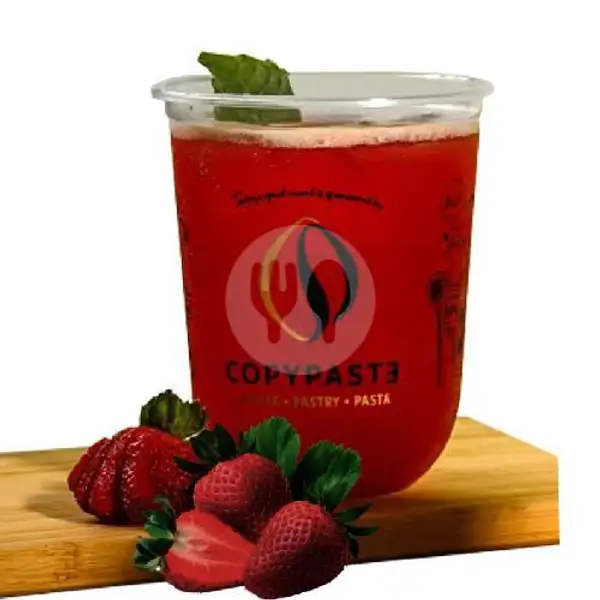 Ice Strawberry Tea | CopyPast3 Coffee, Karawaci