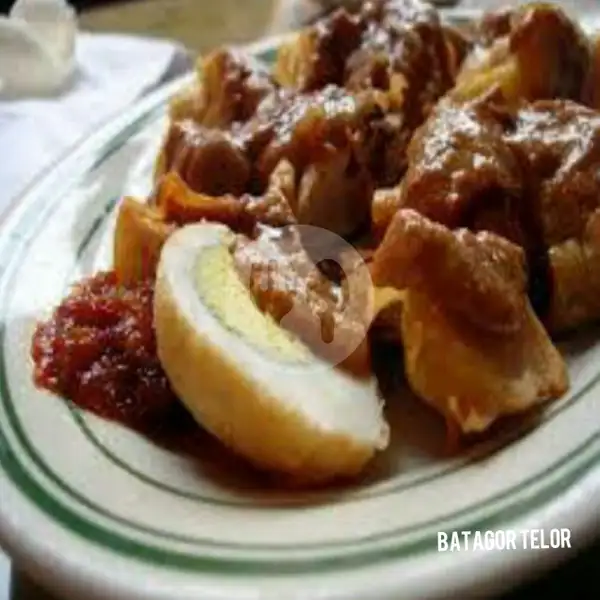 Batagor Sosis, Telor, Keju | Ayam Geprek Hot, Arwana