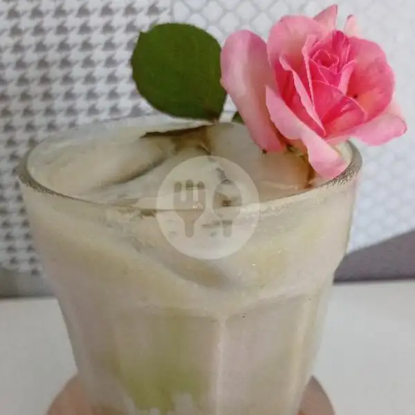 Rose Milk Matcha Float | Mabol Coffe
