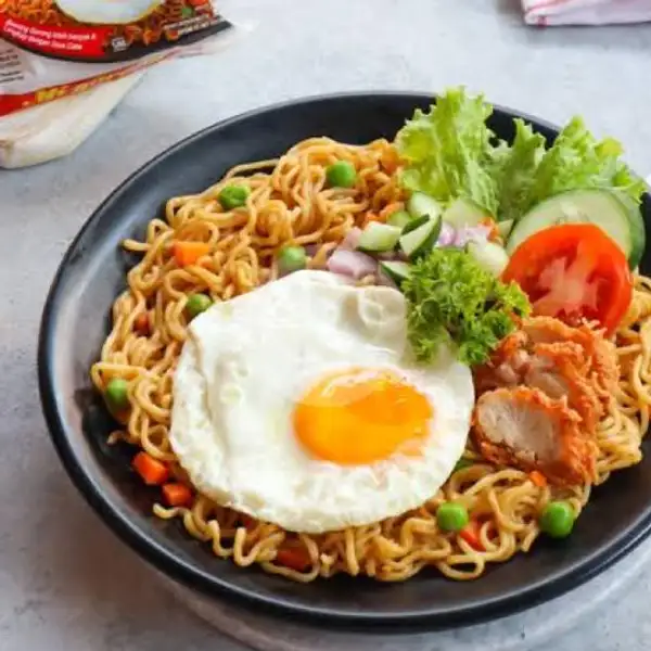indomie Goreng + Telur | Sosis Bakar, Tahu Gejrot, Pop Ice & Sempolan Ayam (mamah galih)