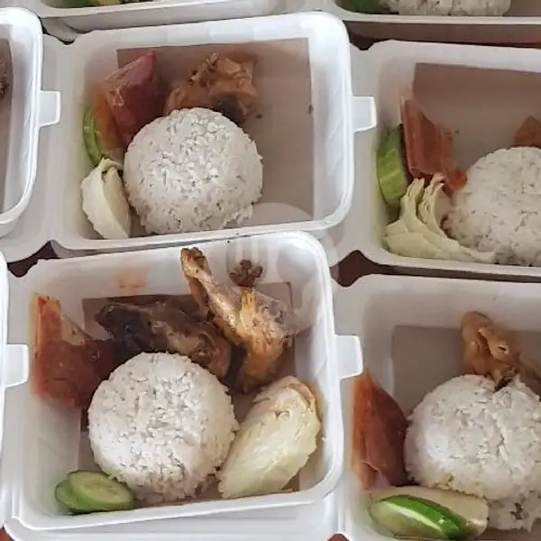 Nasi Paket Ayam Goreng | R Eatery STasiUn, Terusan Bandengan
