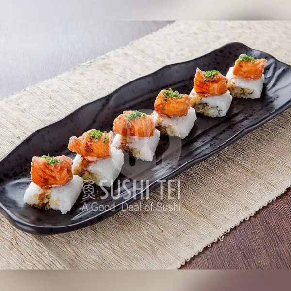 Crunchy Salmon Roll | Sushi Tei, Grand Batam Mall