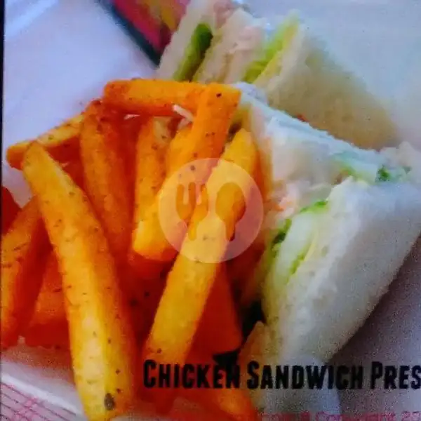 Club Sandwich | Waroeng Ennie, Green Park View