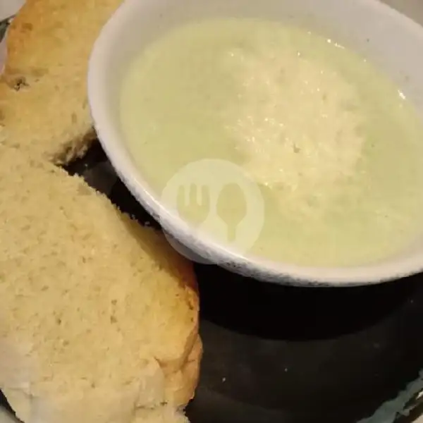 Broccoli Cheese Soup | Gormeteria, Cicendo