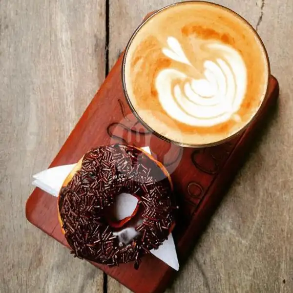 Donut Chocolate and Iced Coffee Combo | Helo Cafe by Bapak Bakery, Sudirman