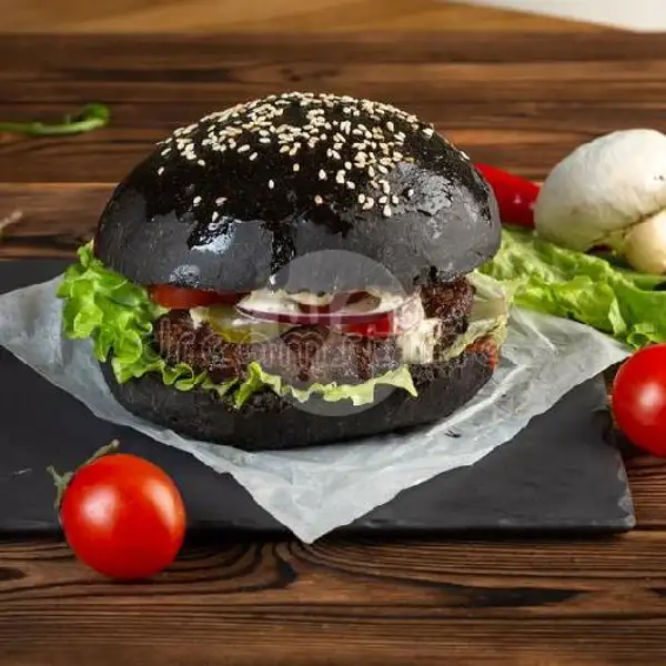 2 Black Burger Daging Sapi,Telur N Sosis Free Cappucino Dingin Dingin | Mozzarella Kebab dan Burger Natasya