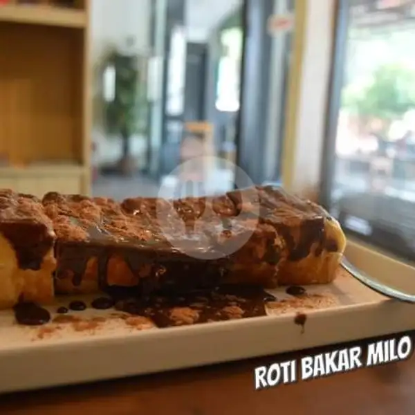 Roti Bakar Kasino GreenTea Crunchy + Milo | Roti Bakar & Kukus Nadira, Cimahi