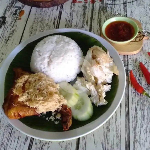 Ayam Goreng Kremes Dan Nasi Putih | Warung Makan Nasi Gandul, Enggal