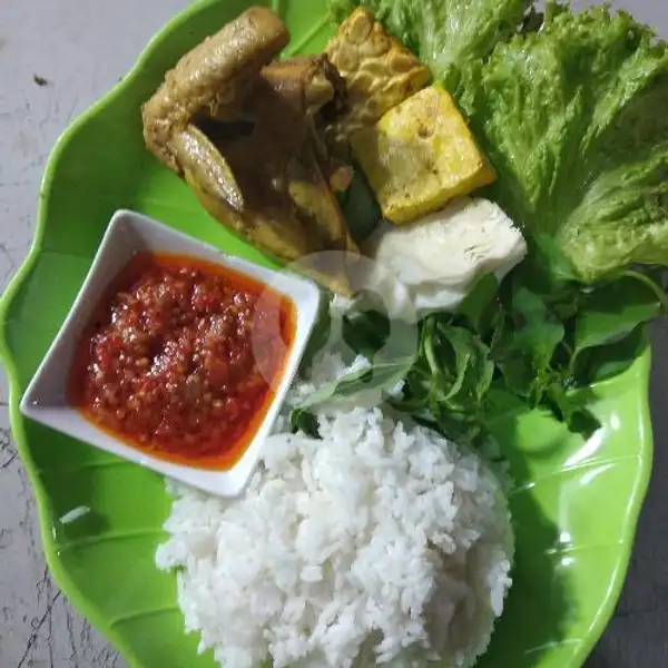 Ayam Penyet  Tahu Tempe Lalapan+ Teh Obeng | Emak Gue, Sagulung