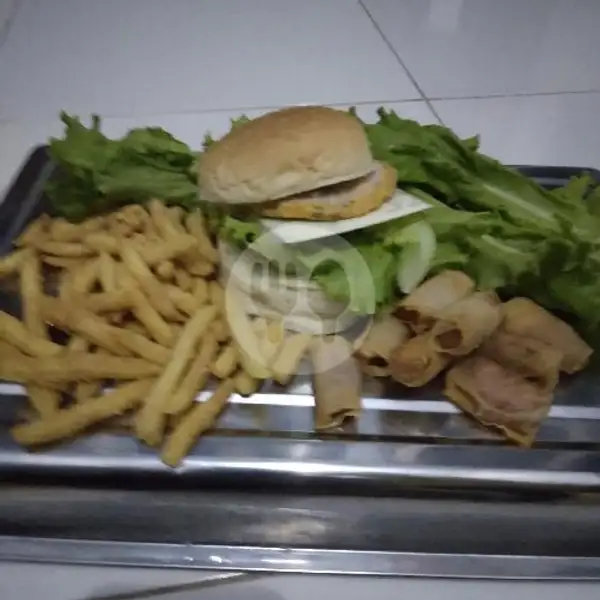 Beef Chese Burger With Kentang Gurih With Spring Pop | BURGER M U