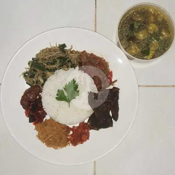 Nasi Campur Sapi 5 Macam Lauk | B Kitchen Sidakarya