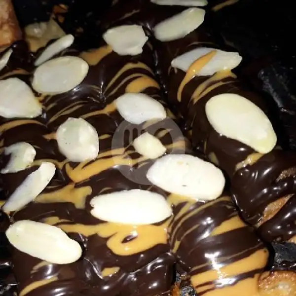 Banana Roll Coklat + Butter Peanut Topping Almond | BananAtha, Tidung 8